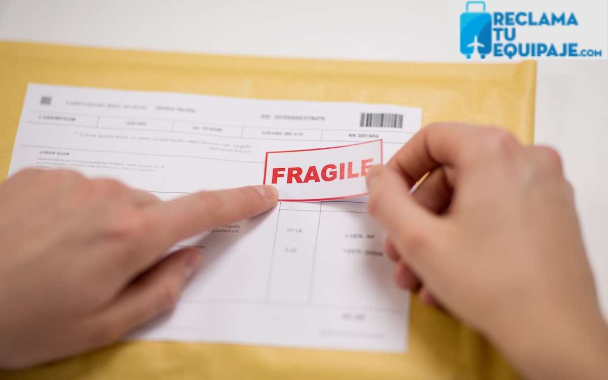Reclamación por equipaje con daños en objetos frágiles durante el vuelo